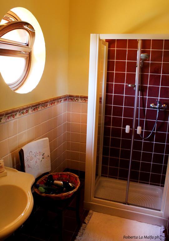 לינה וארוחת בוקר ברצלונה פוצו די גוטו Il Casale Dei Conti חדר תמונה